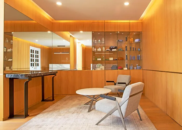 Four Seasons Hotel