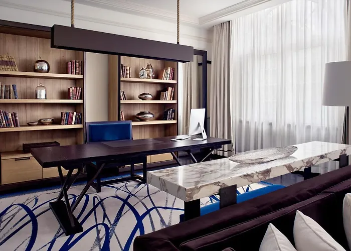 Four Seasons Hotel