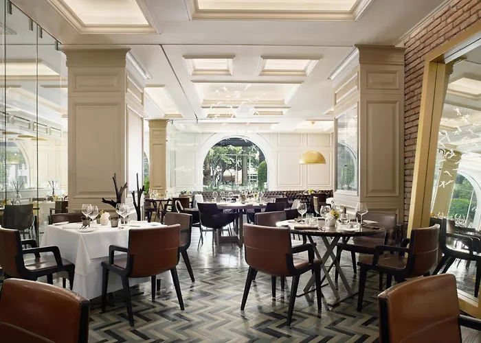 Four Seasons Hotel 5*