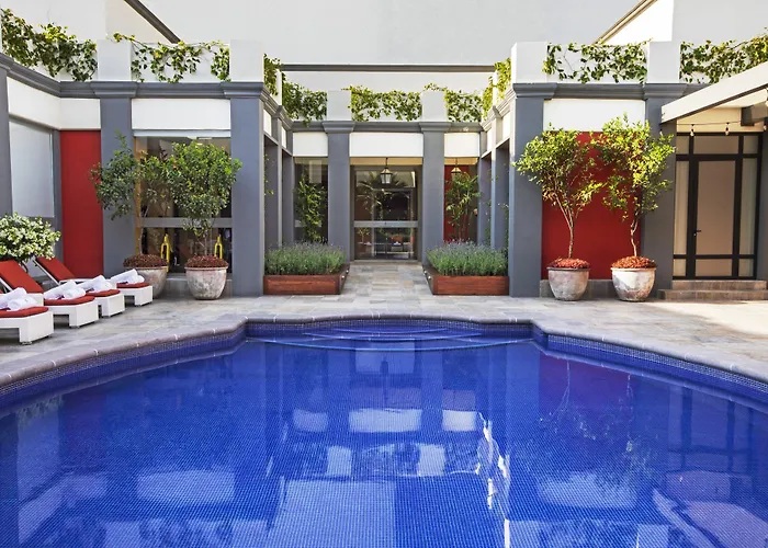 Four Seasons Hotel 5*